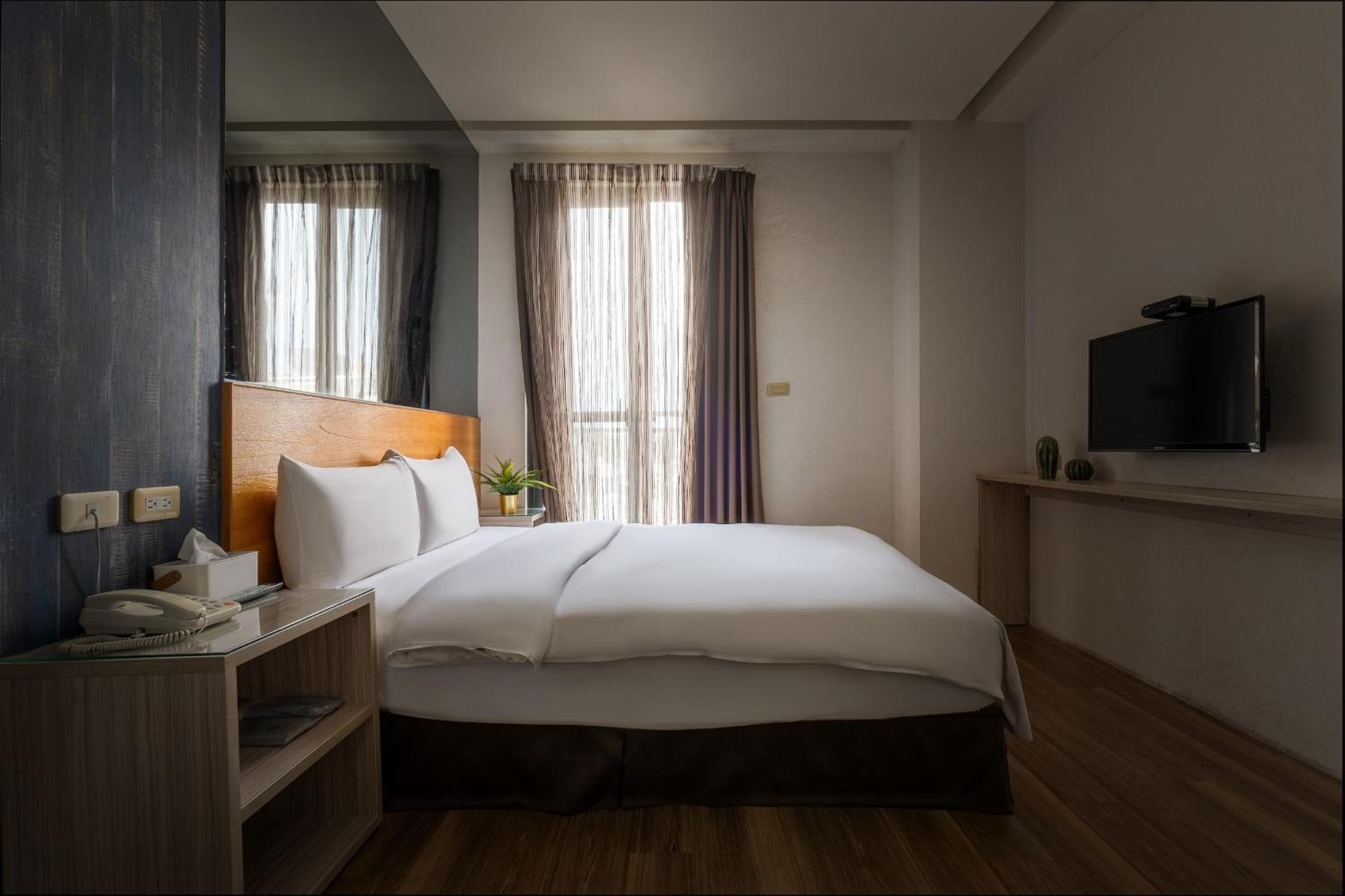 Check Inn Express Taichung Fuxing Hall 2 Esterno foto