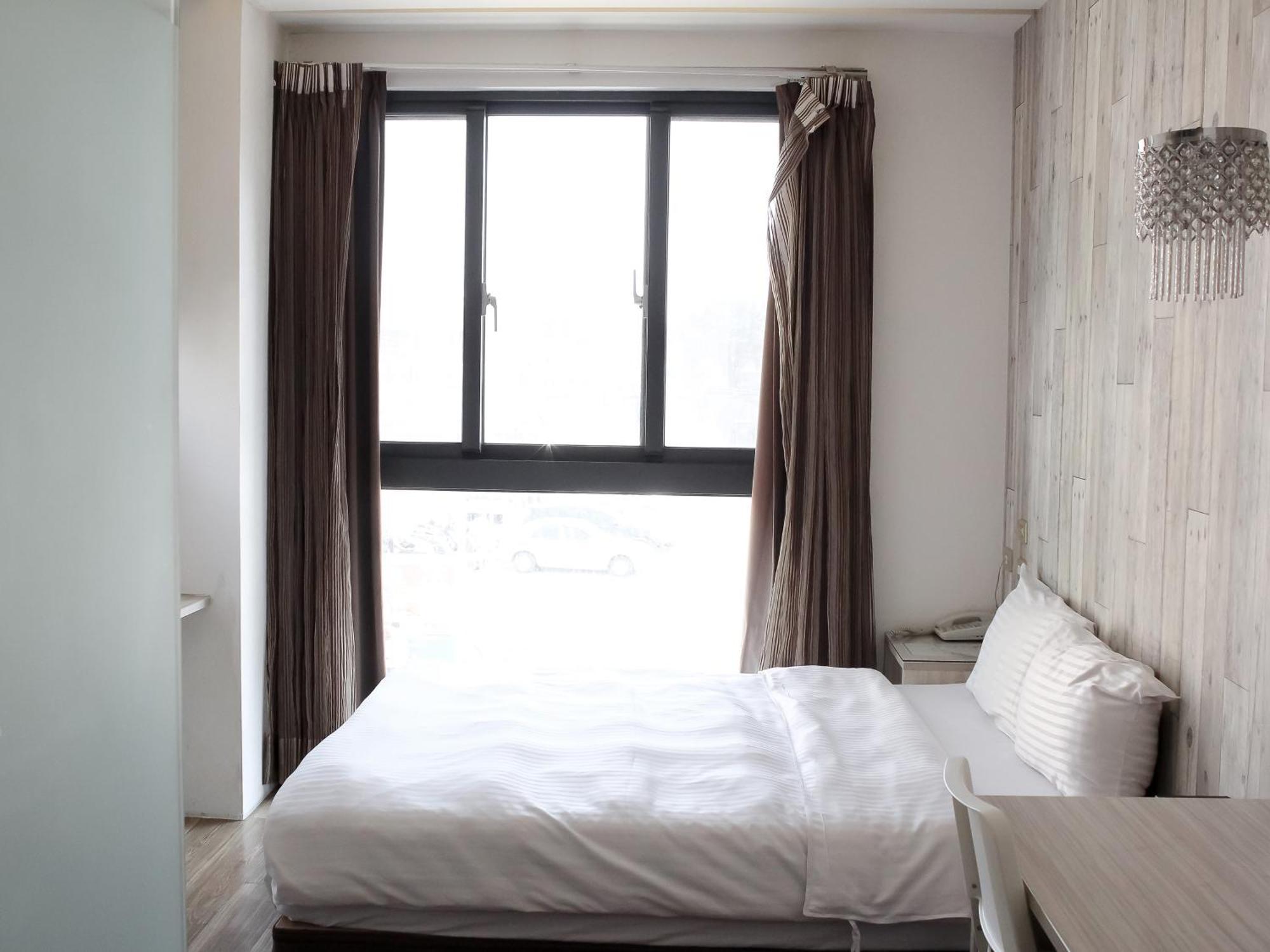 Check Inn Express Taichung Fuxing Hall 2 Esterno foto